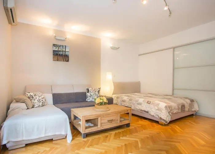 Mauro Apartmán *